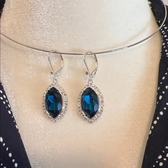 Fashion Jewelry Teardrop CZ Drop Earrings - Picture 1 of 1